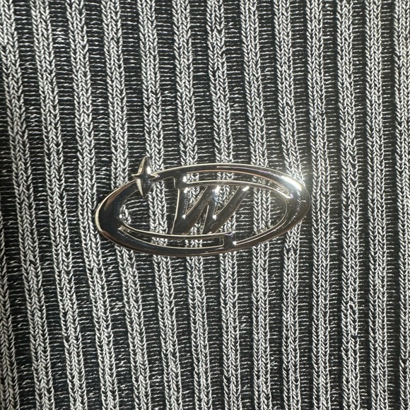 White and Gray Ribbed Sleeveless Tank Top - Picture 3 of 6